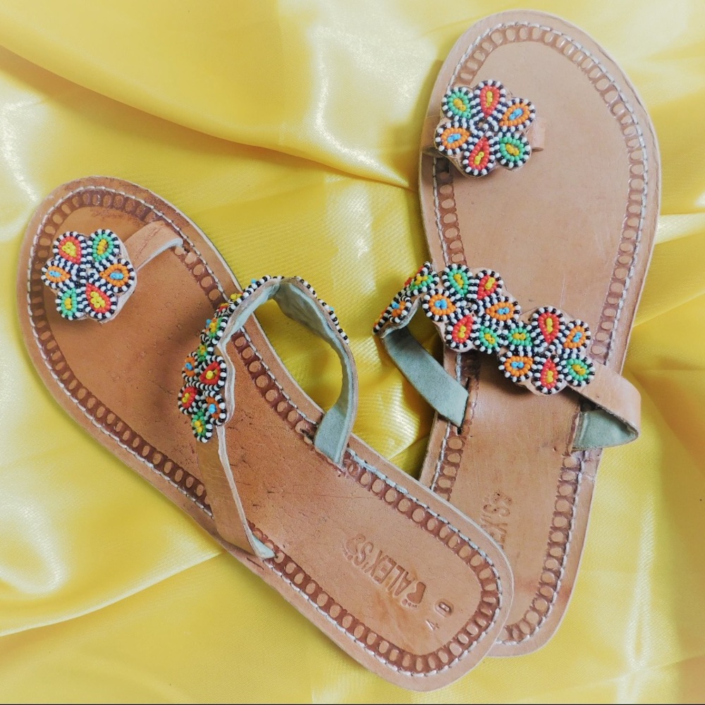 Beautiful Kenyan Beaded Shoe! - Picture 1 of 2